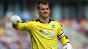 Everton Battling Liverpool And Man City For Top £15 Million Tom Heaton