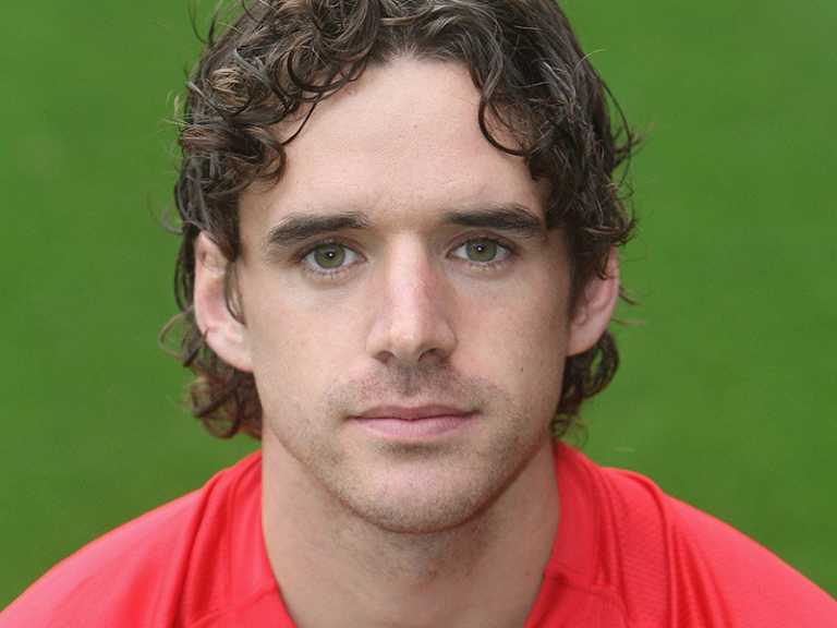 Liverpool Season Manchester United Midfielder